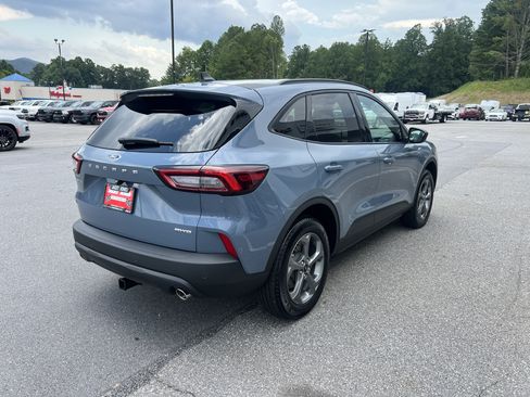Used 2026 Ford Escape ST-Line w/ Tech Pack #1 AWD/4WD image 3