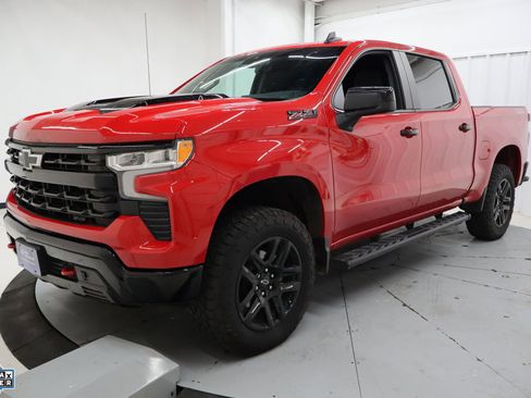 Used 2024 Chevrolet Silverado 1500 LT Trail Boss w/ Convenience Package II image 8