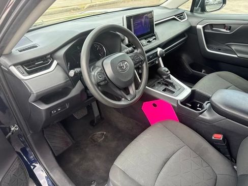 Used 2024 Toyota RAV4 XLE FWD image 23