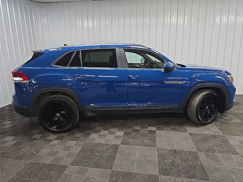 Used 2025 Volkswagen Atlas Cross Sport SE AWD/4WD image 2