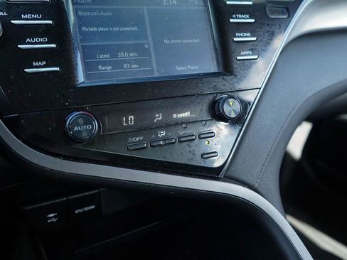 Used 2019 Toyota Camry SE image 22