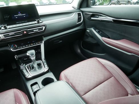 Certified 2023 Kia Seltos SX AWD/4WD image 11