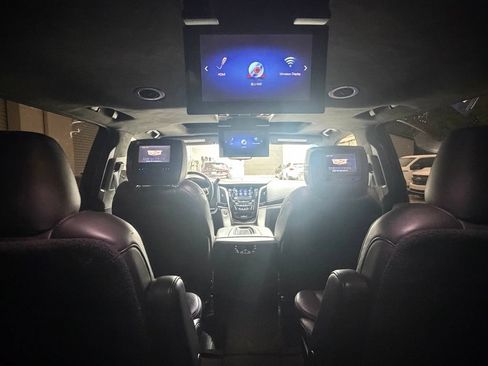 Used 2019 Cadillac Escalade ESV Platinum AWD/4WD image 9