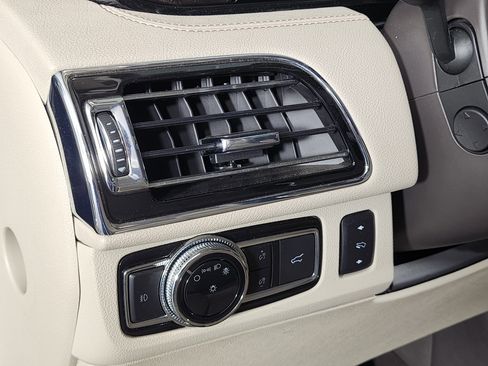 Used 2021 Lincoln Navigator L Reserve image 18