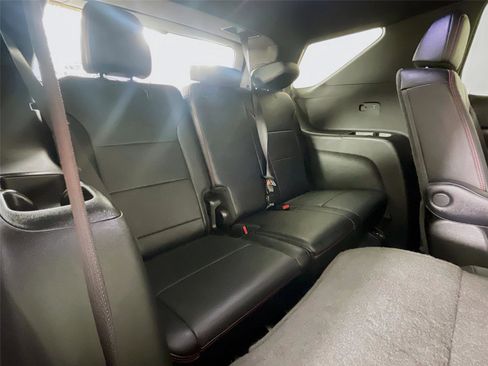 Used 2025 Chevrolet Traverse RS w/ LPO, Floor Liner Package AWD/4WD image 31