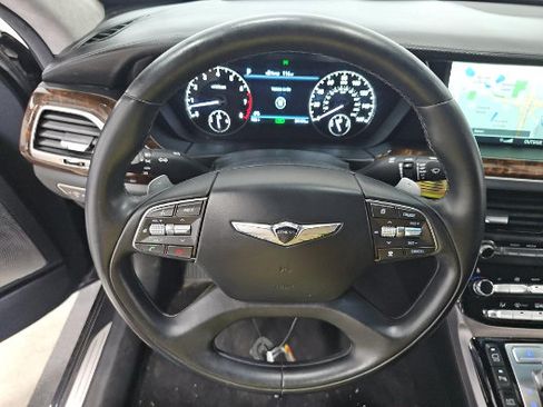 Used 2017 Genesis G90 3.3T Premium RWD image 5