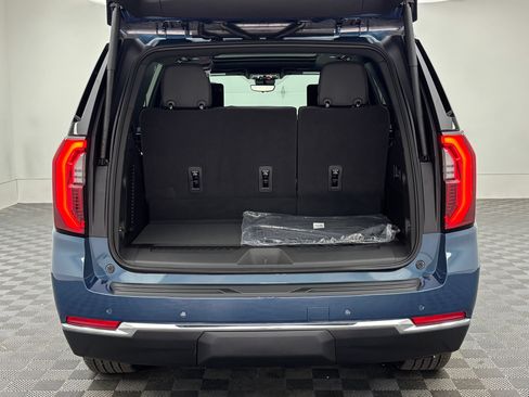 New 2026 GMC Yukon Elevation w/ Elevation Premium Package AWD/4WD image 13