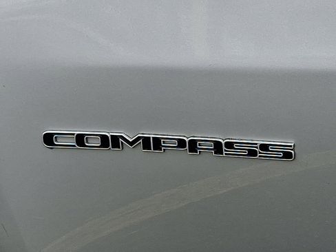 Used 2022 Jeep Compass Latitude image 31