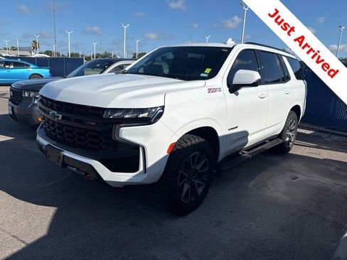 Used 2023 Chevrolet Tahoe Z71 w/ Luxury Package AWD/4WD image 3