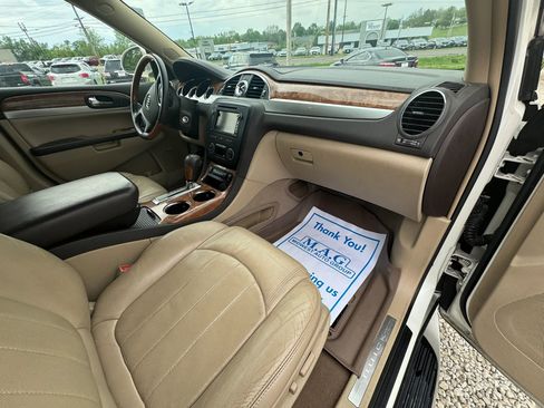 Used 2010 Buick Enclave CXL image 34