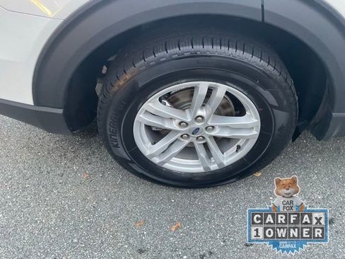 Used 2023 Ford Explorer XLT image 7