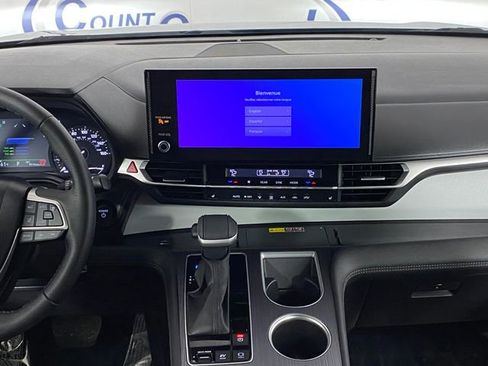 Used 2025 Toyota Sienna XLE w/ XLE Plus Package image 16