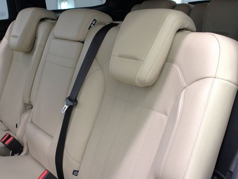 Used 2018 Mercedes-Benz GLS 450 4MATIC image 39