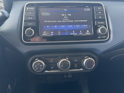 Used 2025 Nissan Versa SV FWD image 16