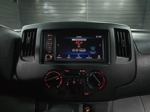 Used 2020 Nissan NV200 S image 21