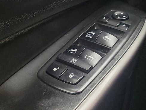 Used 2019 Jeep Cherokee Latitude w/ Popular Appearance Group FWD image 27