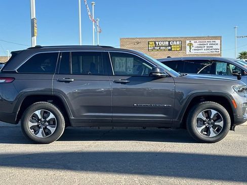 Certified 2022 Jeep Grand Cherokee Limited 4xe w/ Luxury Tech Group II image 2