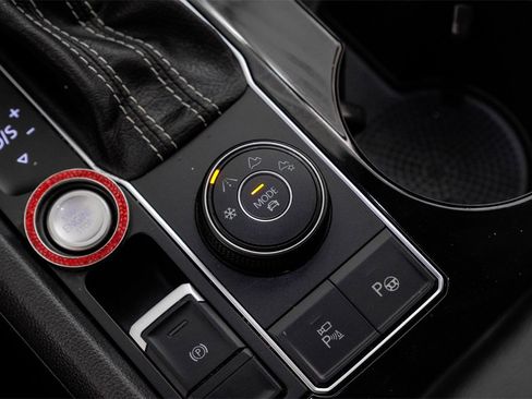 Used 2021 Volkswagen Atlas SEL Premium image 30