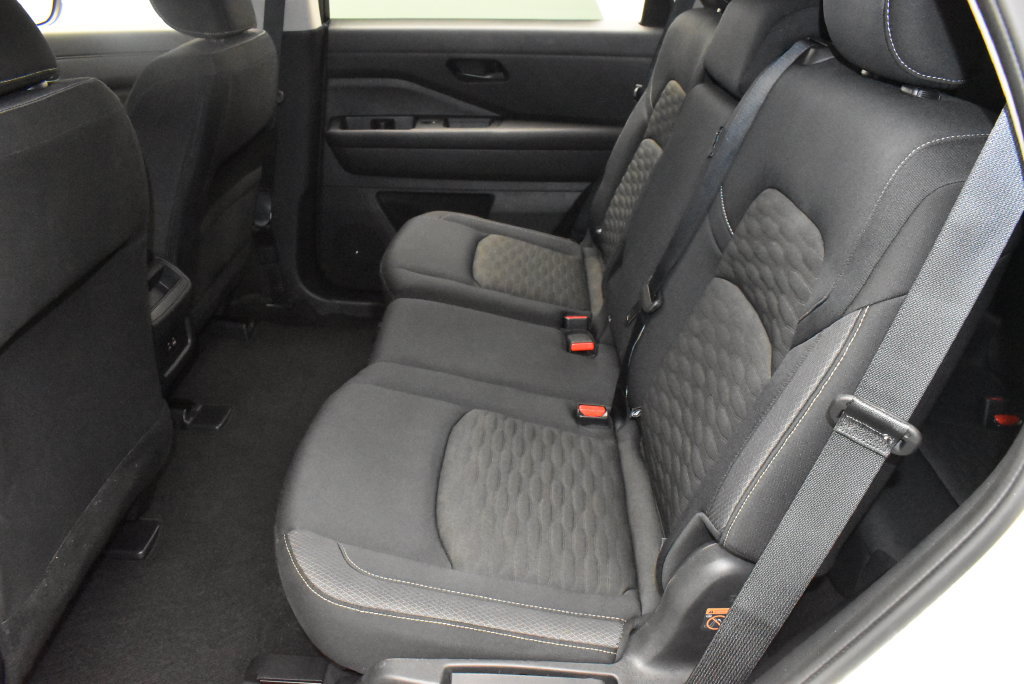 Used 2024 Nissan Pathfinder S AWD/4WD image 31