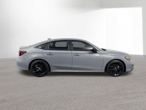 Used 2025 Honda Civic Sport image 32