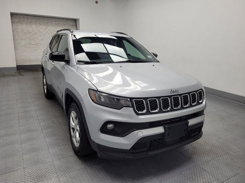 Used 2024 Jeep Compass Latitude image 13