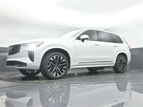 New 2026 Volvo XC90 B6 Plus image 42