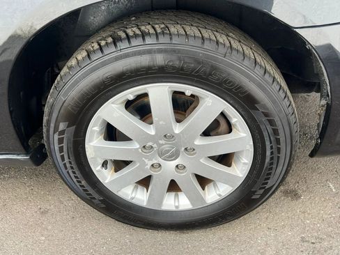 Used 2014 Chrysler Town & Country Touring FWD image 11
