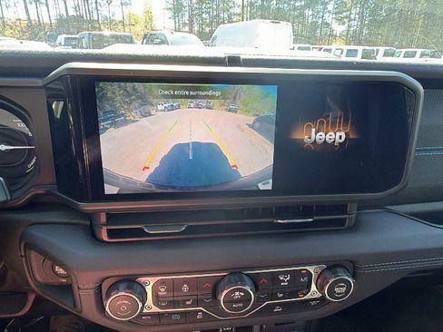 Used 2025 Jeep Wrangler Unlimited Rubicon 4xe w/ Convenience Group image 34