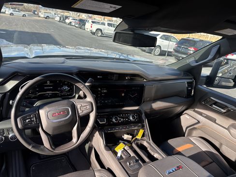 Used 2024 GMC Sierra 2500 AT4 w/ AT4 Preferred Package image 14