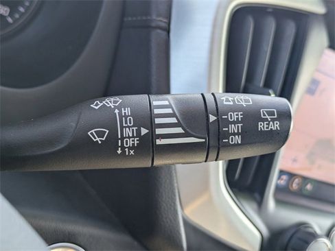 Used 2023 GMC Terrain SLT w/ Infotainment Package II image 31