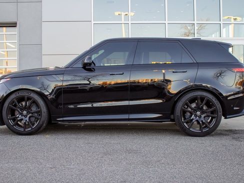 Used 2024 Land Rover Range Rover Sport image 7