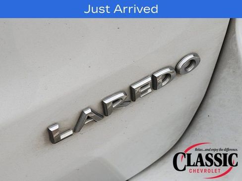 Used 2019 Jeep Grand Cherokee Laredo image 18