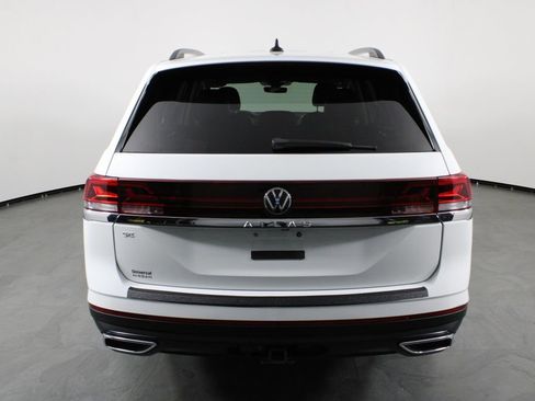 Used 2025 Volkswagen Atlas SE FWD image 10