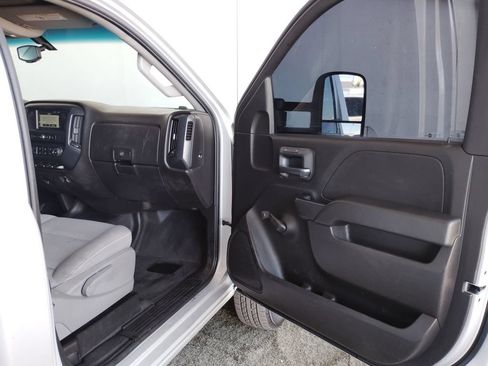 Used 2018 Chevrolet Silverado 2500 W/T RWD image 11
