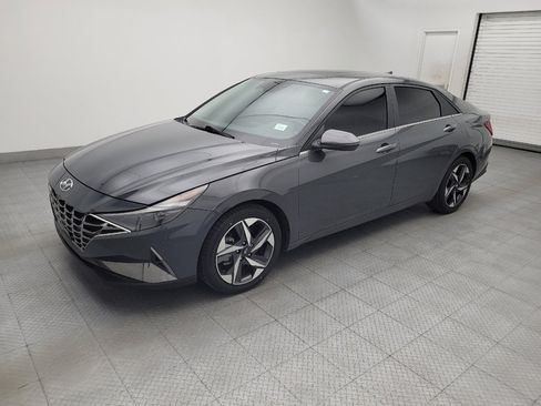 Used 2023 Hyundai Elantra Limited FWD image 2