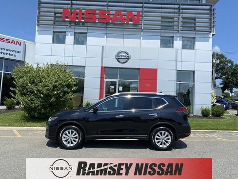 Used 2018 Nissan Rogue SV w/ Sun & Sound Touring Package AWD/4WD image 1