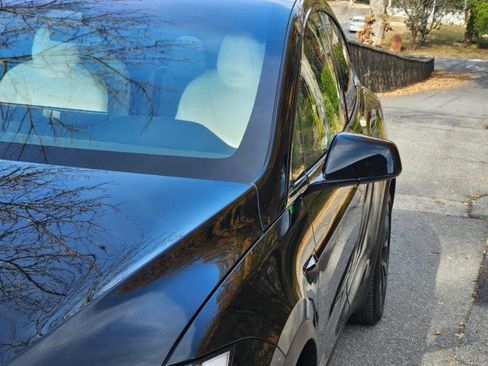 Used 2022 Tesla Model X image 23