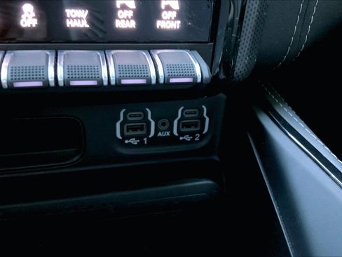 Used 2022 RAM 1500 Limited w/ Body Color Bumper Group image 29