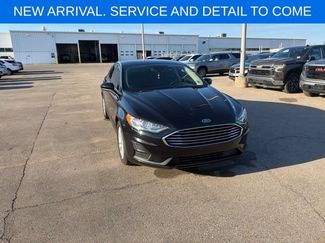 Used 2020 Ford Fusion SE FWD video 1