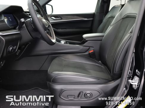 New 2026 Jeep Grand Cherokee Altitude AWD/4WD image 7