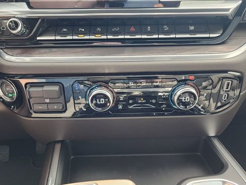 New 2026 GMC Sierra 1500 SLT w/ SLT Premium Plus Package image 28