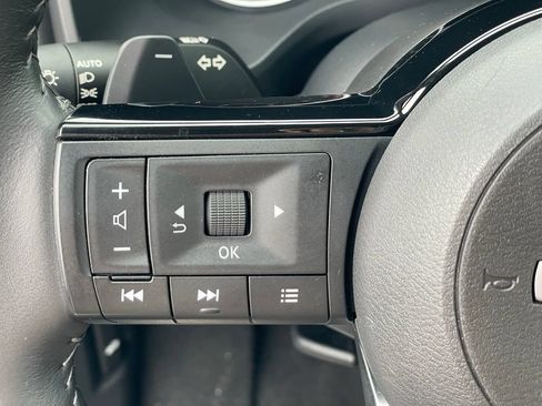 Certified 2023 Nissan Rogue SV w/ SV Premium B Package AWD/4WD image 17