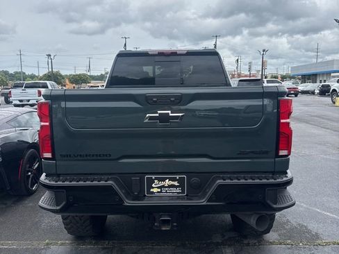 Used 2026 Chevrolet Silverado 2500 ZR2 w/ LPO, Dark Essentials Package AWD/4WD image 5