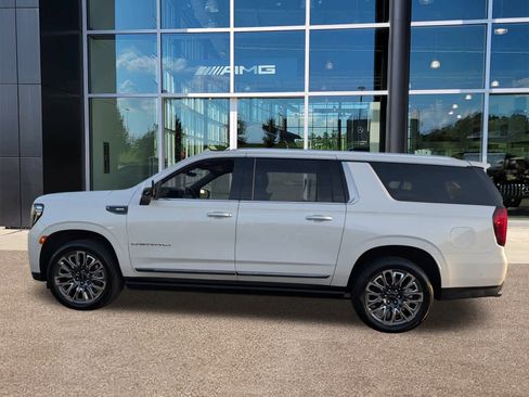 Used 2024 GMC Yukon XL Denali Ultimate image 8