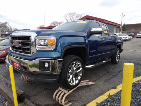 Used 2015 GMC Sierra 1500 SLT w/ Suspension Package, Off-Road image 1
