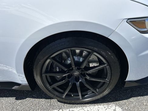 Used 2018 Ford Mustang Shelby GT350 w/ Convenience Package RWD image 12