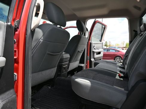 Used 2018 RAM 1500 SLT AWD/4WD image 36