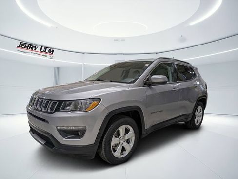 Used 2020 Jeep Compass Latitude FWD image 7
