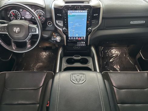 Used 2022 RAM 1500 Laramie AWD/4WD image 3