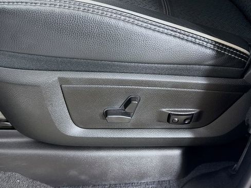 Used 2025 RAM 2500 Laramie image 19